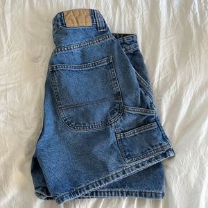 cotton on carpenter denim shorts!